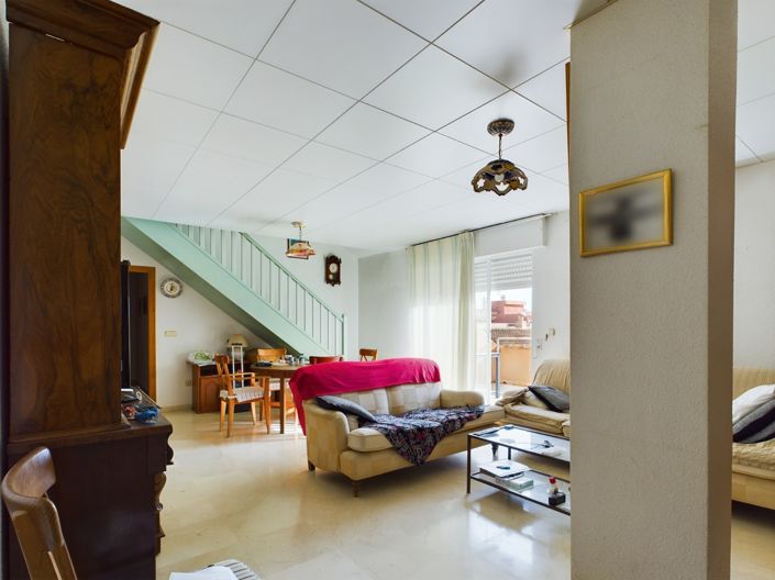 Image No.5-4 Bed Penthouse for sale