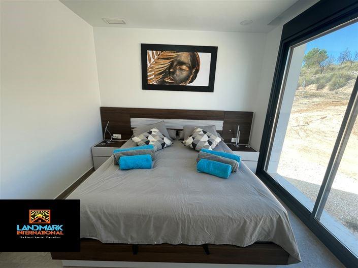 Image No.12-5 Bed Villa for sale