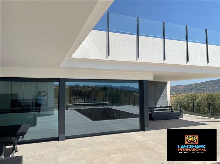 Image No.15-5 Bed Villa for sale