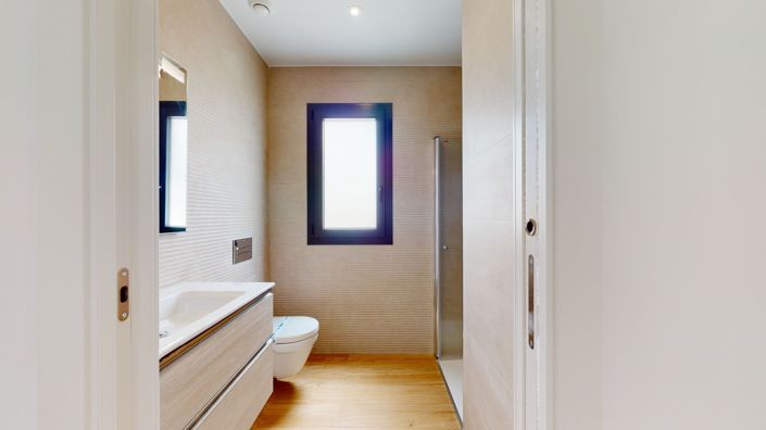 Image No.33-2 Bed Apartment for sale