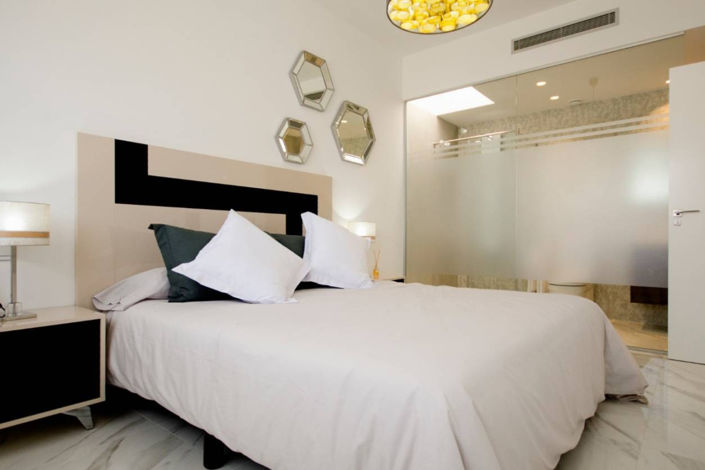 Image No.17-2 Bed Villa for sale