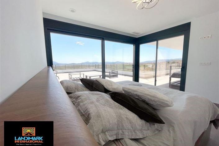 Image No.14-5 Bed Villa for sale