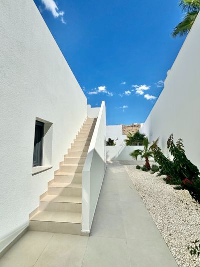 Image No.20-3 Bed Villa for sale