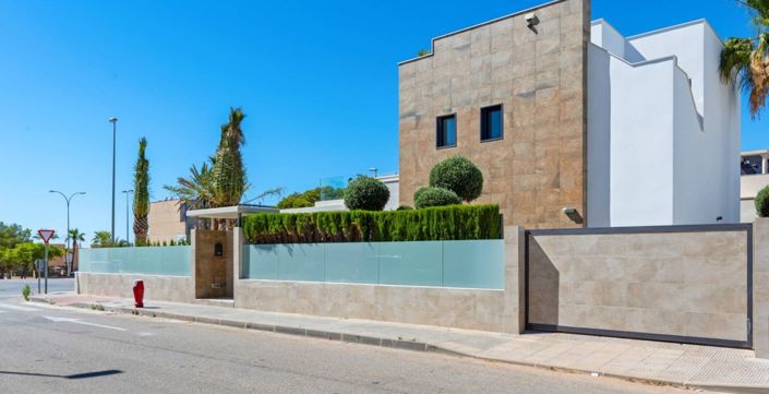 Image No.15-4 Bed Villa for sale