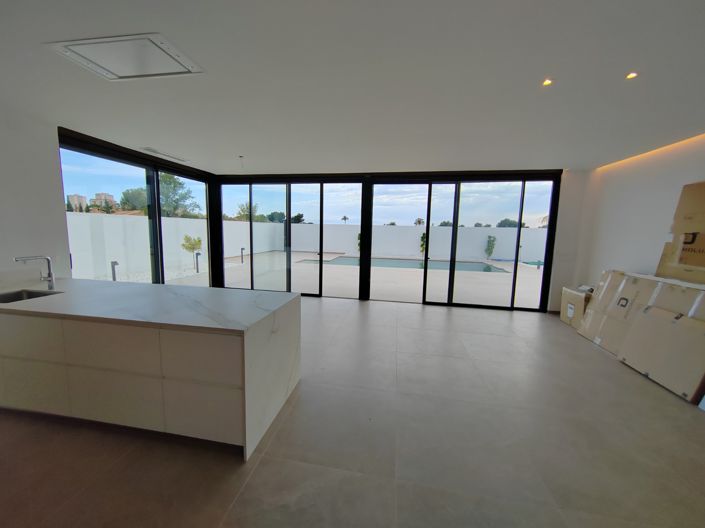 Image No.14-4 Bed Villa for sale