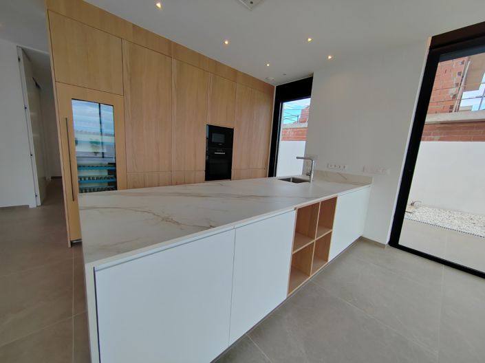 Image No.18-4 Bed Villa for sale