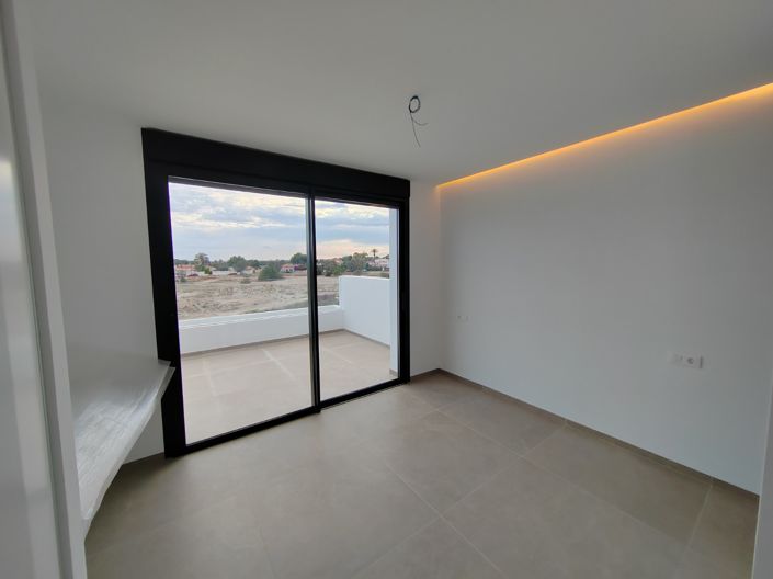 Image No.44-4 Bed Villa for sale