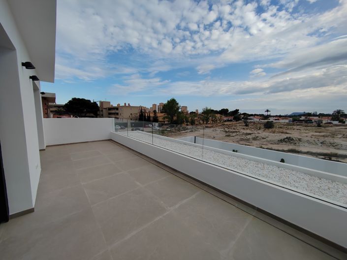 Image No.47-4 Bed Villa for sale