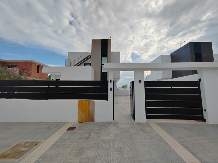 Image No.8-4 Bed Villa for sale