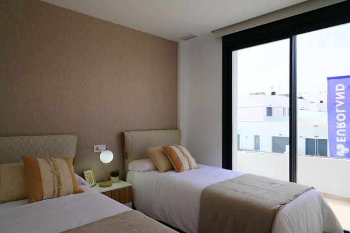 Image No.38-3 Bed Property for sale