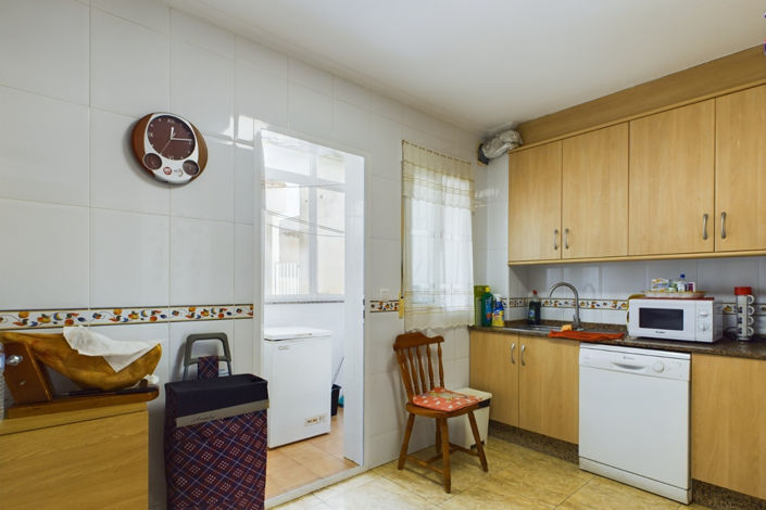 Image No.21-3 Bed Apartment for sale