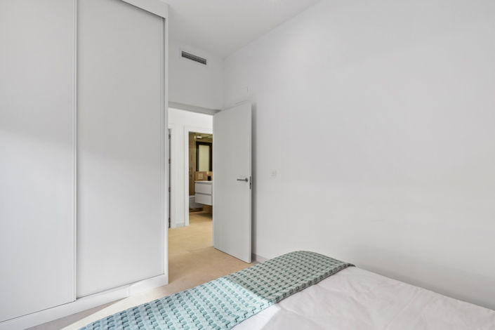 Image No.25-2 Bed Apartment for sale