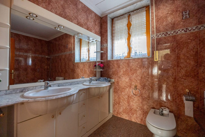 Image No.7-6 Bed Villa for sale