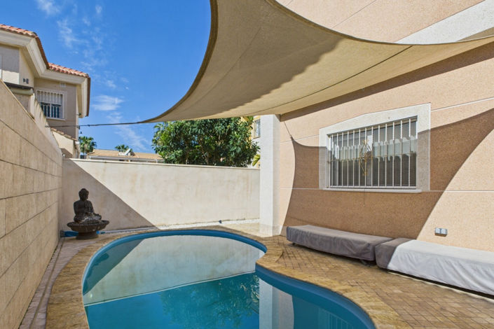 Image No.2-4 Bed Villa for sale