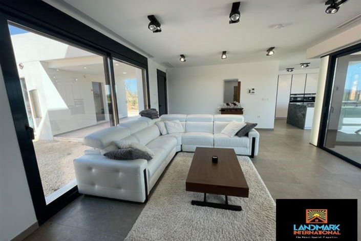 Image No.5-5 Bed Villa for sale