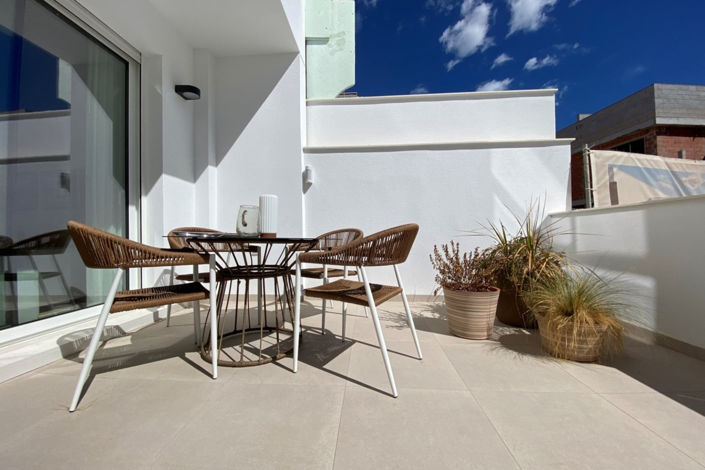 Image No.8-2 Bed Apartment for sale