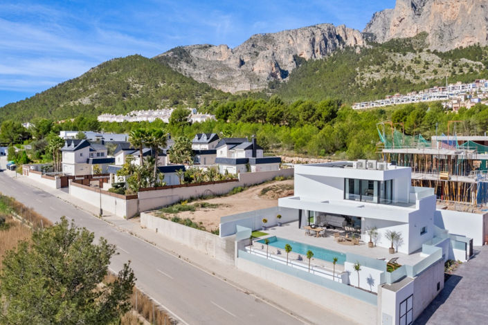 Image No.54-3 Bed Villa for sale