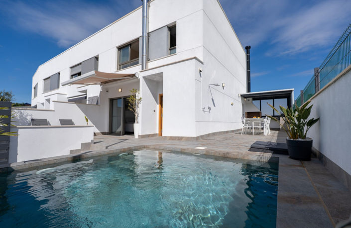 Image No.1-3 Bed Villa for sale