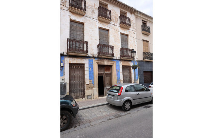 Image No.1-6 Bed Apartment for sale