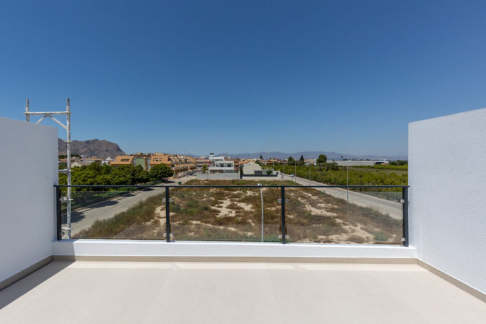 Image No.32-4 Bed Townhouse for sale