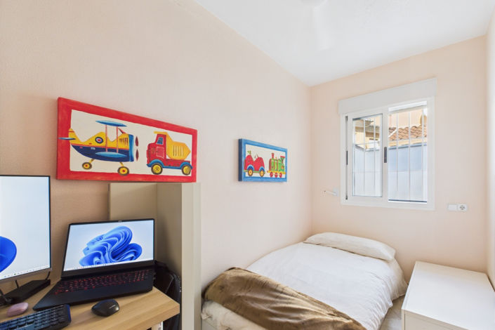 Image No.13-3 Bed Townhouse for sale