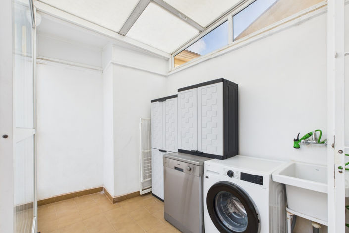 Image No.14-3 Bed Townhouse for sale