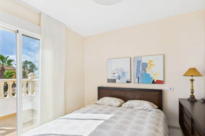 Image No.25-3 Bed Townhouse for sale