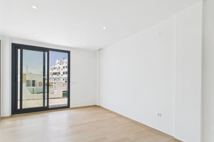 Image No.10-2 Bed Apartment for sale