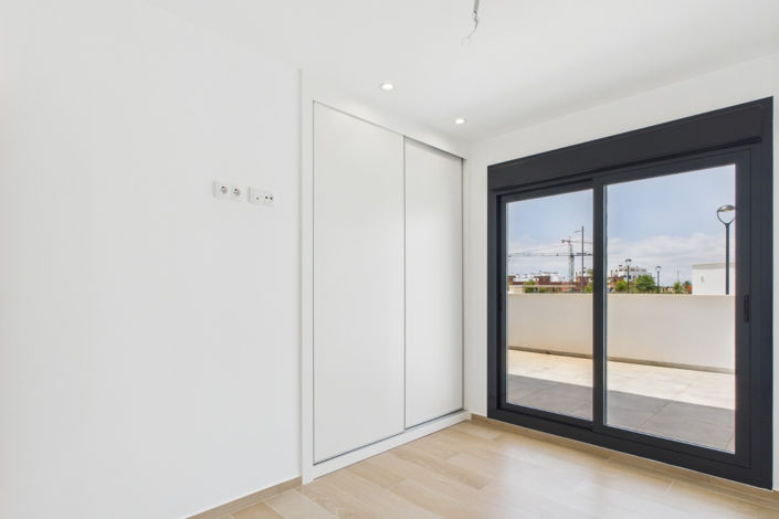 Image No.16-2 Bed Apartment for sale