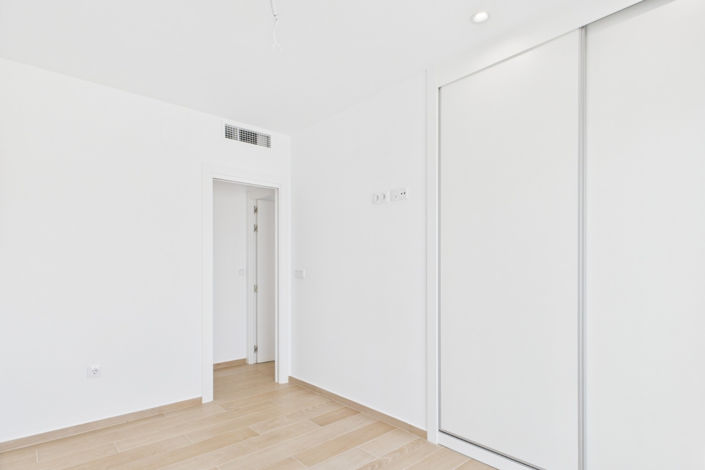 Image No.17-2 Bed Apartment for sale