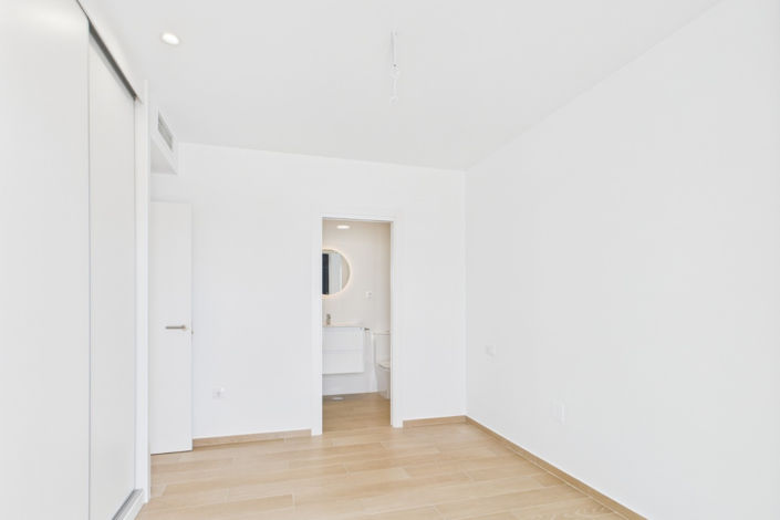 Image No.23-2 Bed Apartment for sale