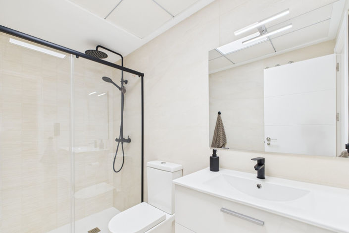 Image No.21-2 Bed Apartment for sale