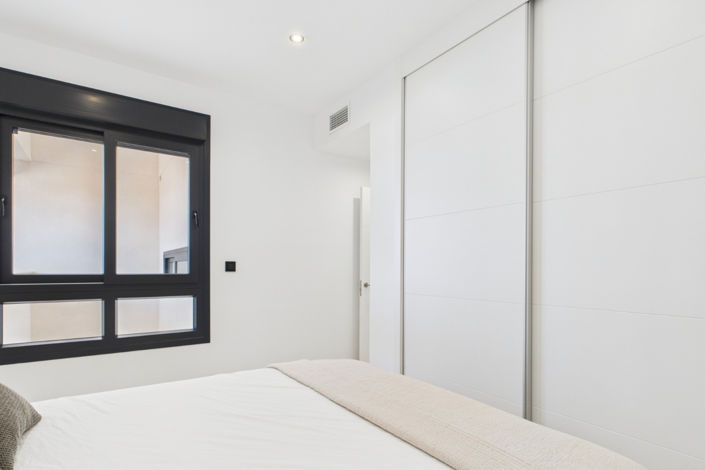 Image No.40-2 Bed Apartment for sale