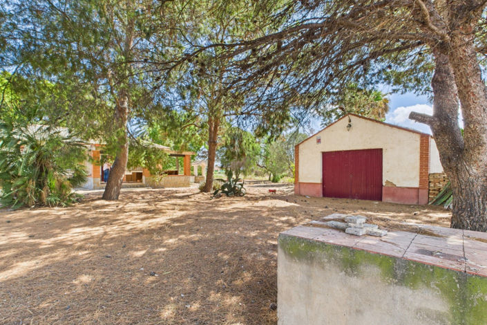 Image No.4-3 Bed Land for sale