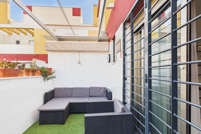 Image No.13-2 Bed Townhouse for sale