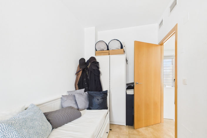 Image No.25-2 Bed Townhouse for sale