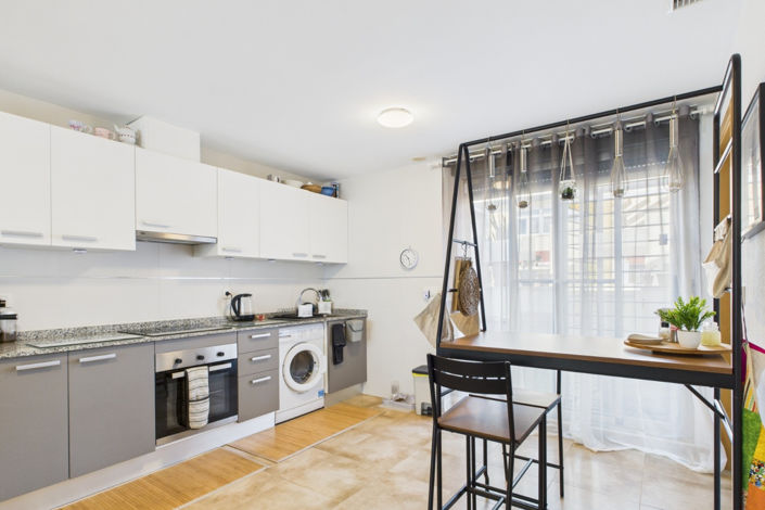 Image No.3-2 Bed Townhouse for sale