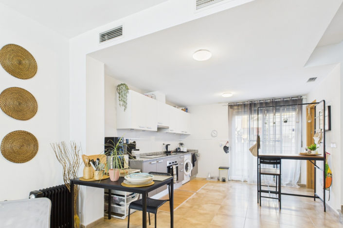 Image No.8-2 Bed Townhouse for sale