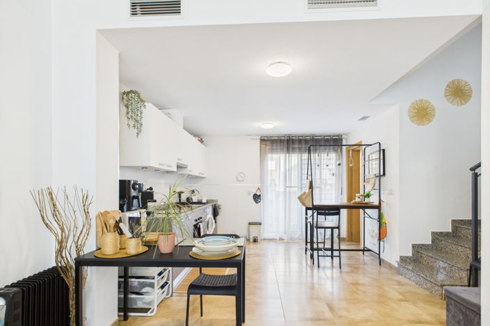 Image No.9-2 Bed Townhouse for sale