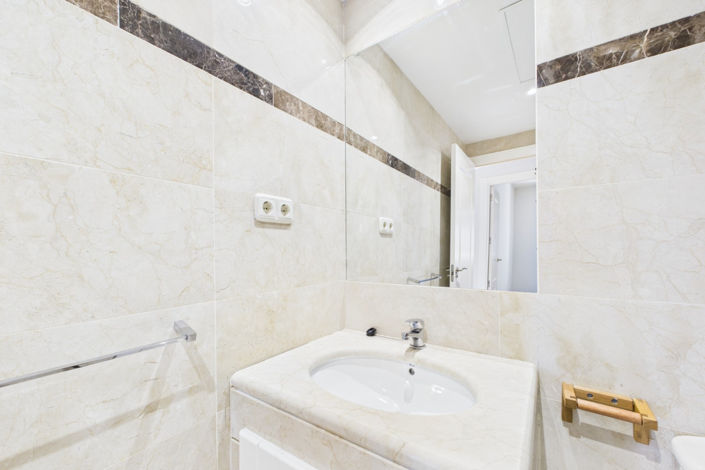 Image No.13-3 Bed Apartment for sale