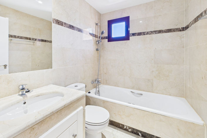 Image No.27-3 Bed Apartment for sale