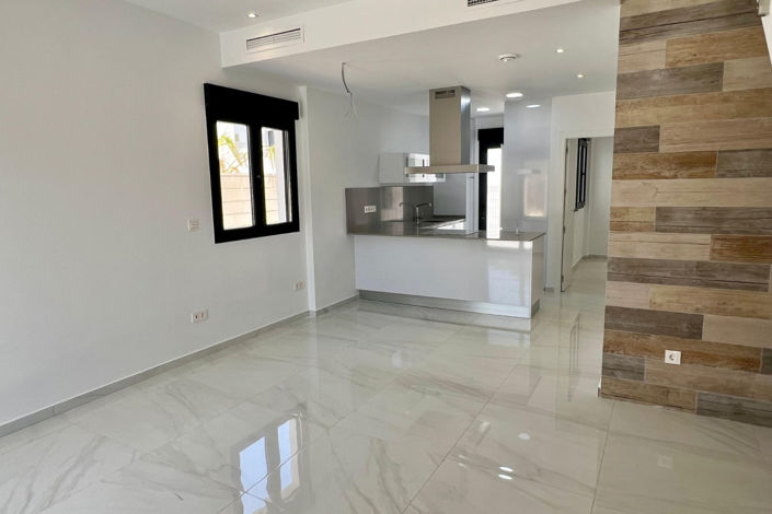 Image No.8-3 Bed Villa for sale