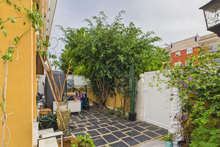 Image No.28-2 Bed Townhouse for sale