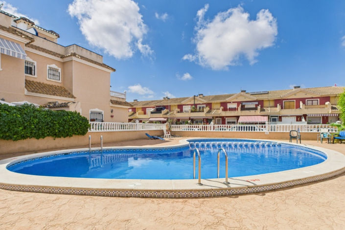 Image No.32-2 Bed Townhouse for sale