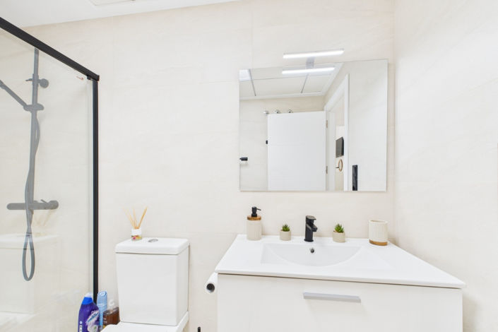 Image No.20-2 Bed Apartment for sale