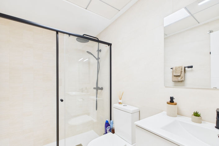 Image No.21-2 Bed Apartment for sale