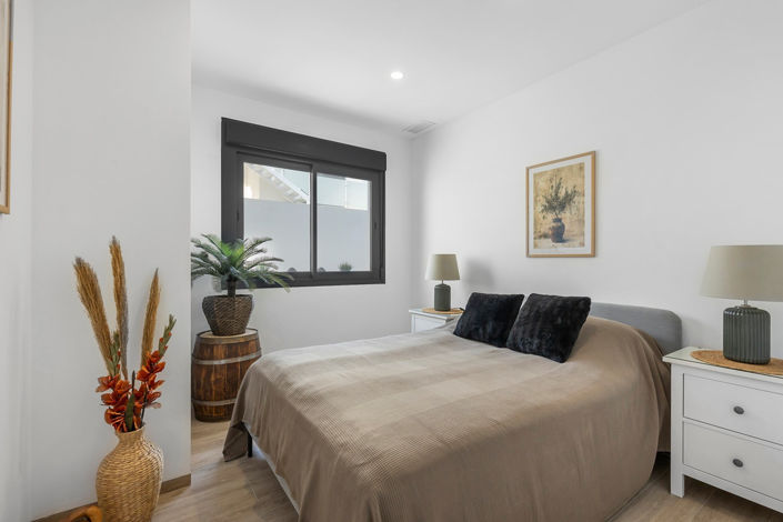 Image No.28-2 Bed Apartment for sale