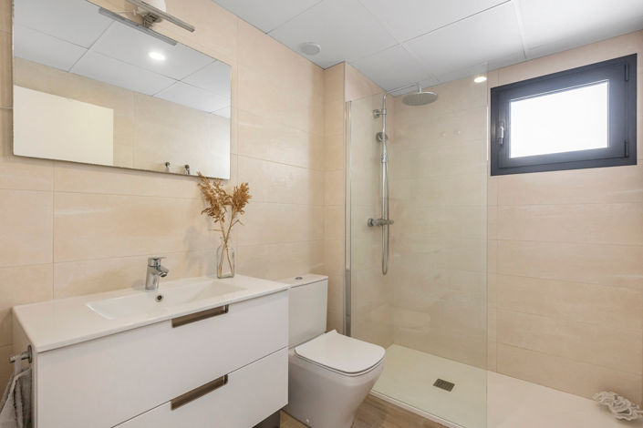 Image No.31-2 Bed Apartment for sale