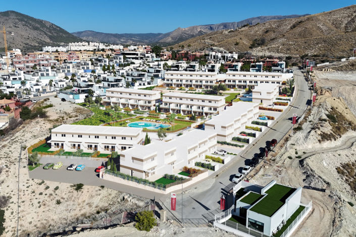 Image No.15-3 Bed Townhouse for sale