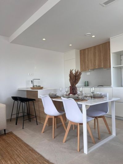 Image No.5-3 Bed Property for sale